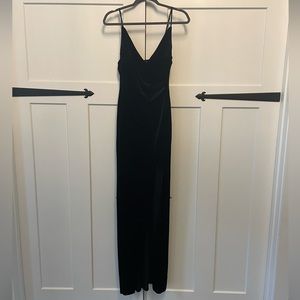 Windsor Size M Black Velvet Dress With Slit